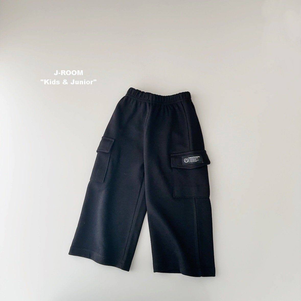 Pocket Label Wide Cargo Pants