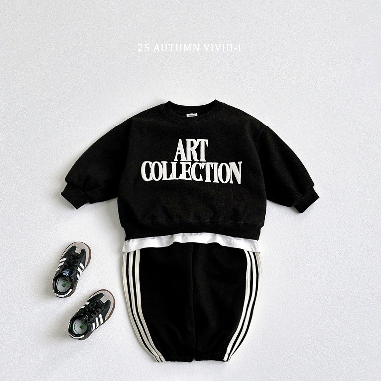 Art Embossed Sweatshirt