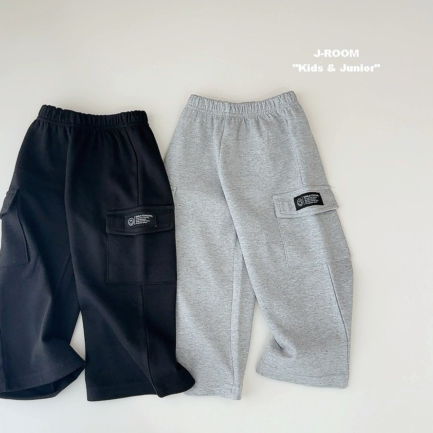 Pocket Label Wide Cargo Pants