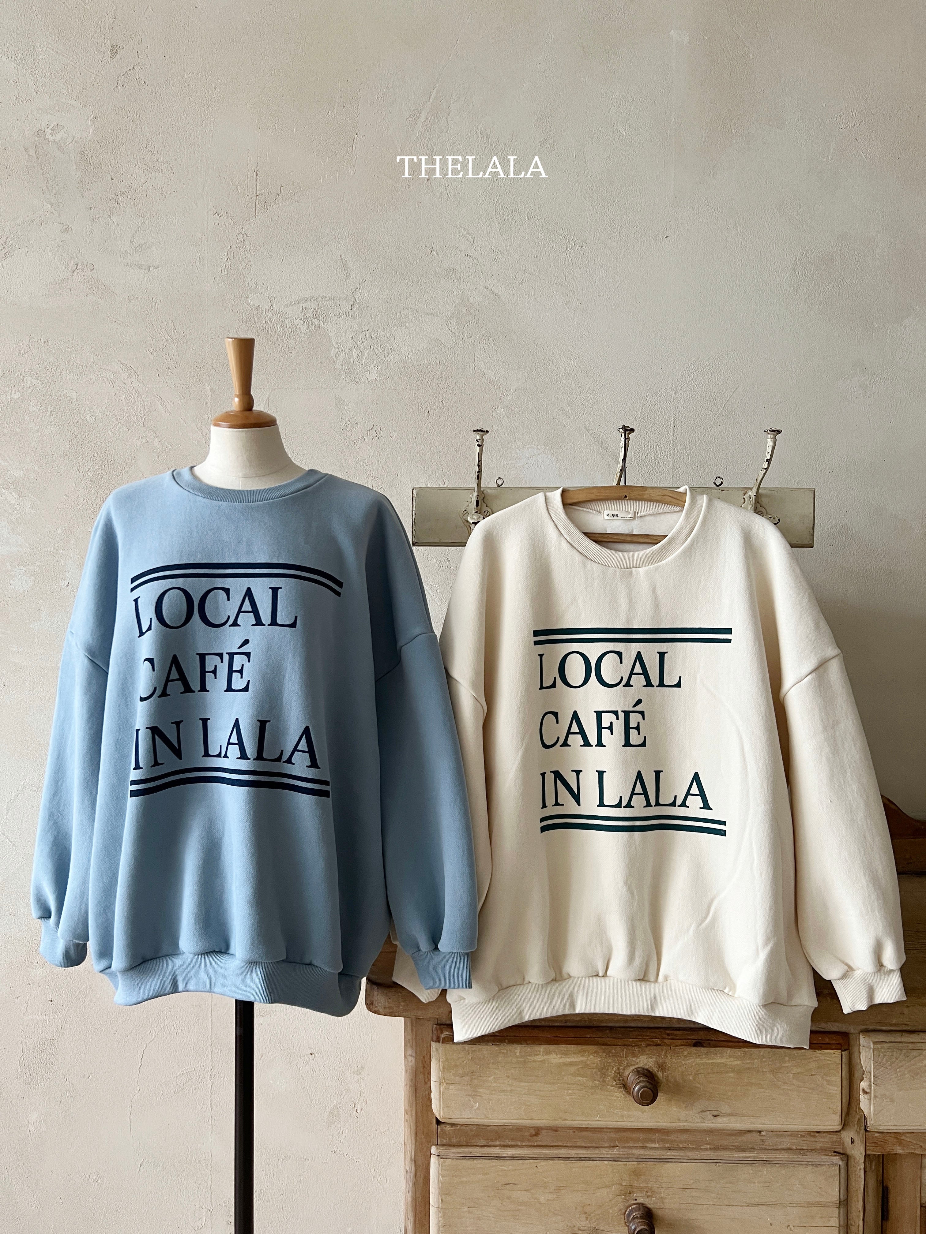 Cafe Sweatshirt (Mom)