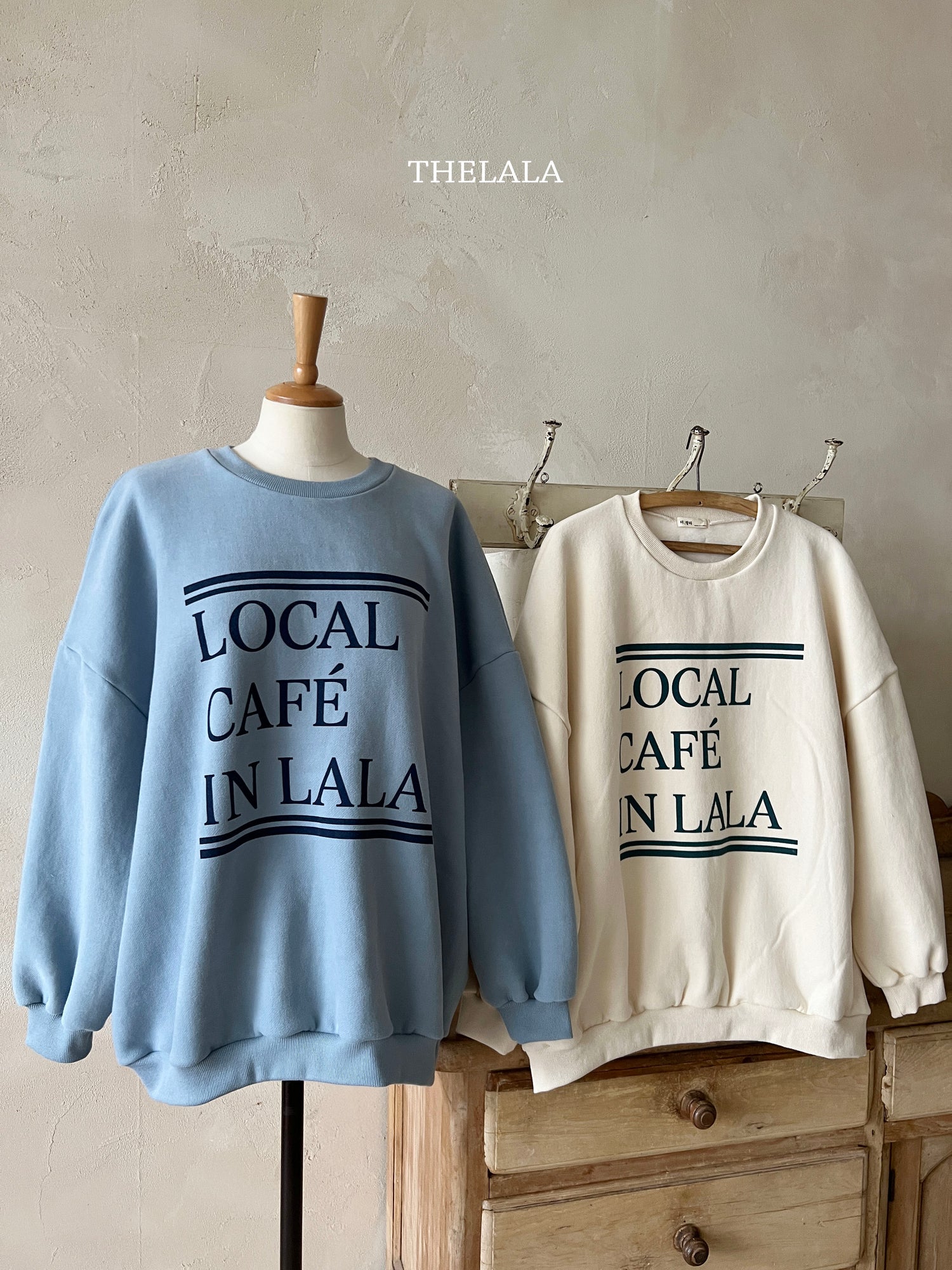 Cafe Sweatshirt (Mom)