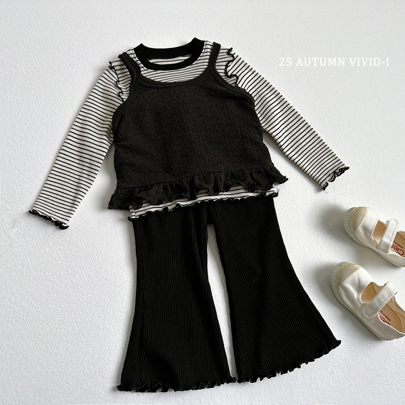 Ribbed Loose-fit Flared Pants