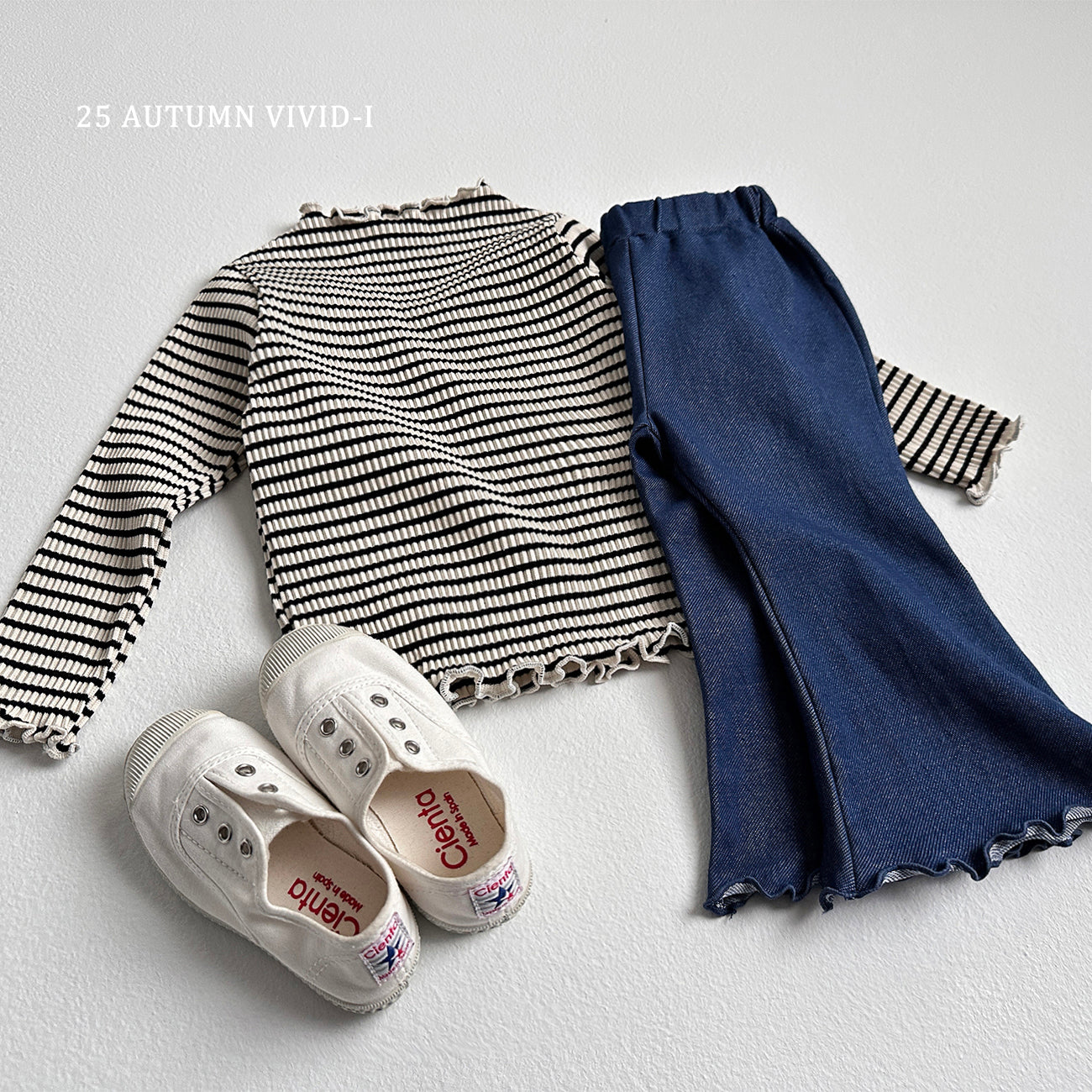 Diagonal Stretch Flared Pants