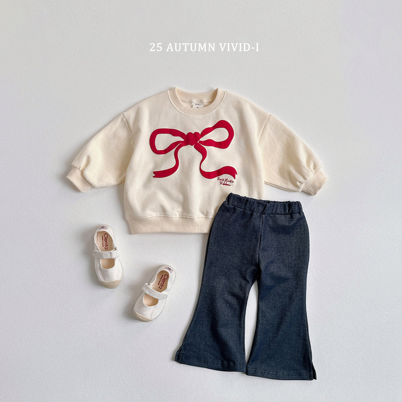 Ribbon Embossed Sweatshirt