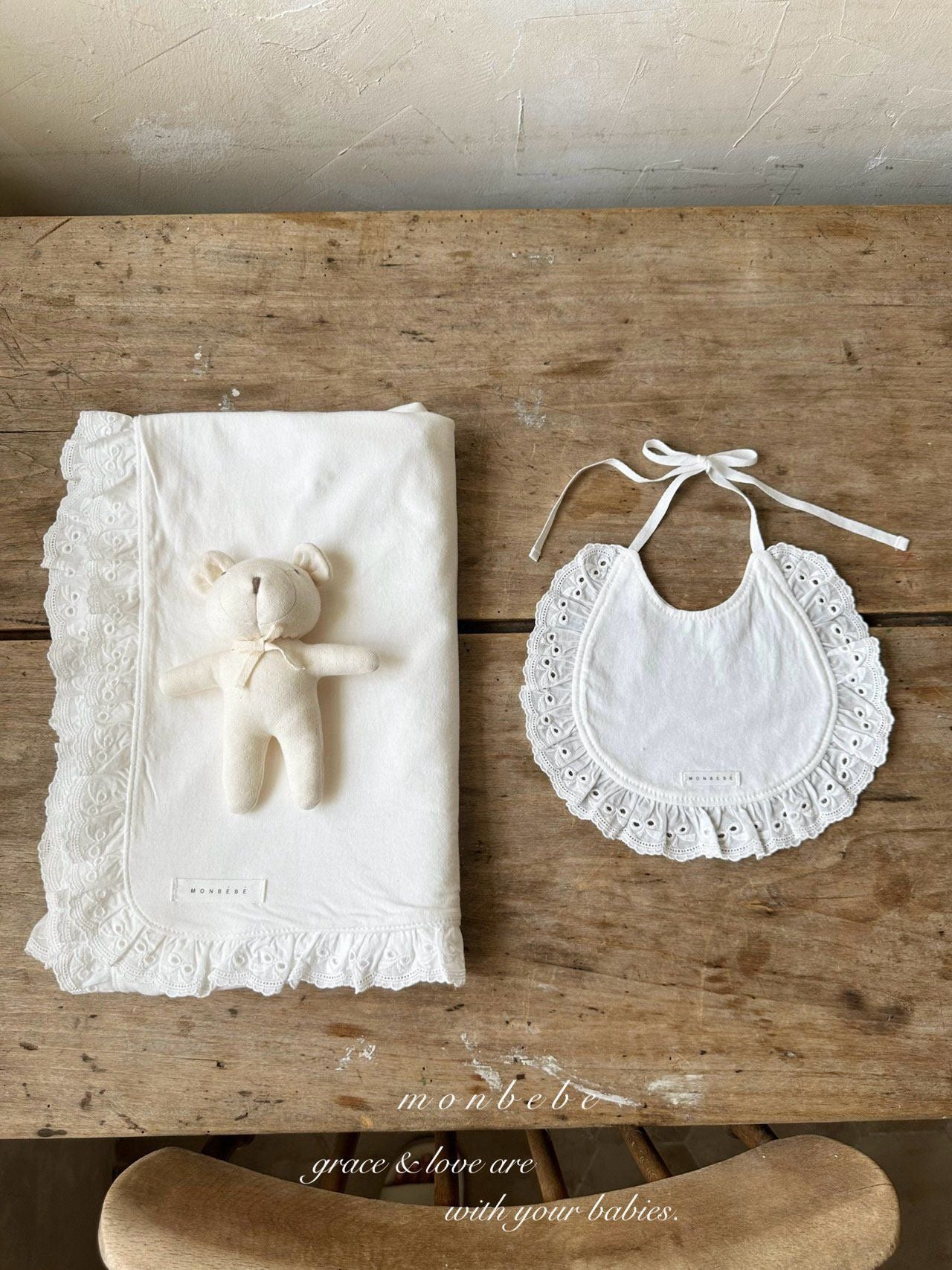 Bong Bong Bib