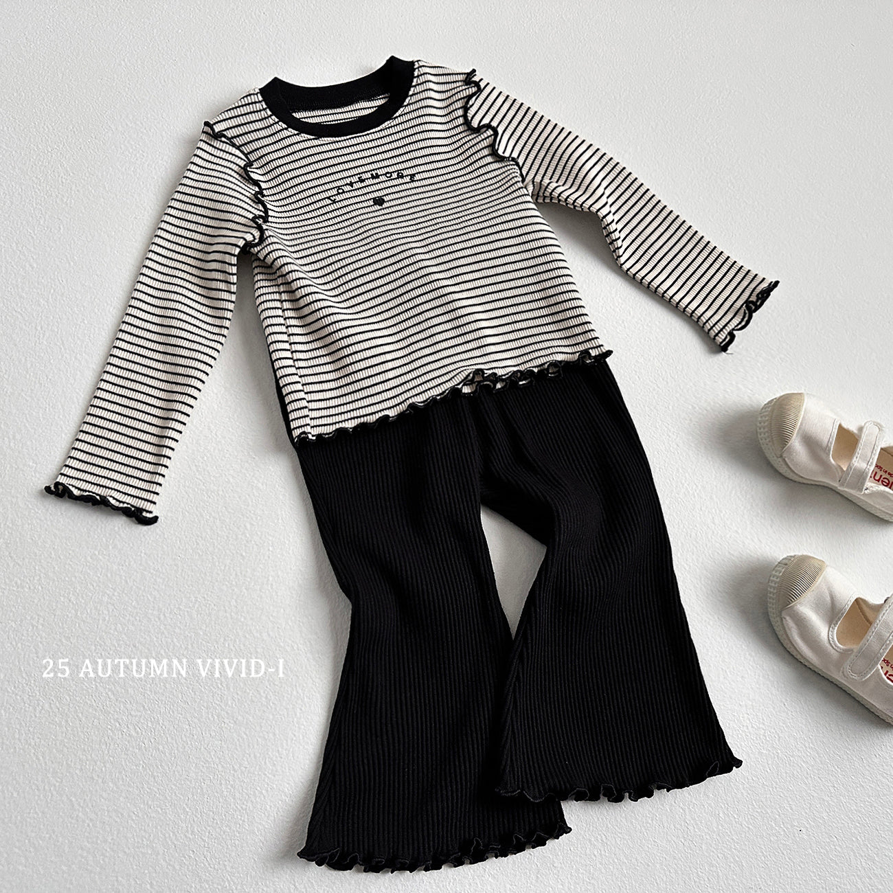 Ribbed Loose-fit Flared Pants