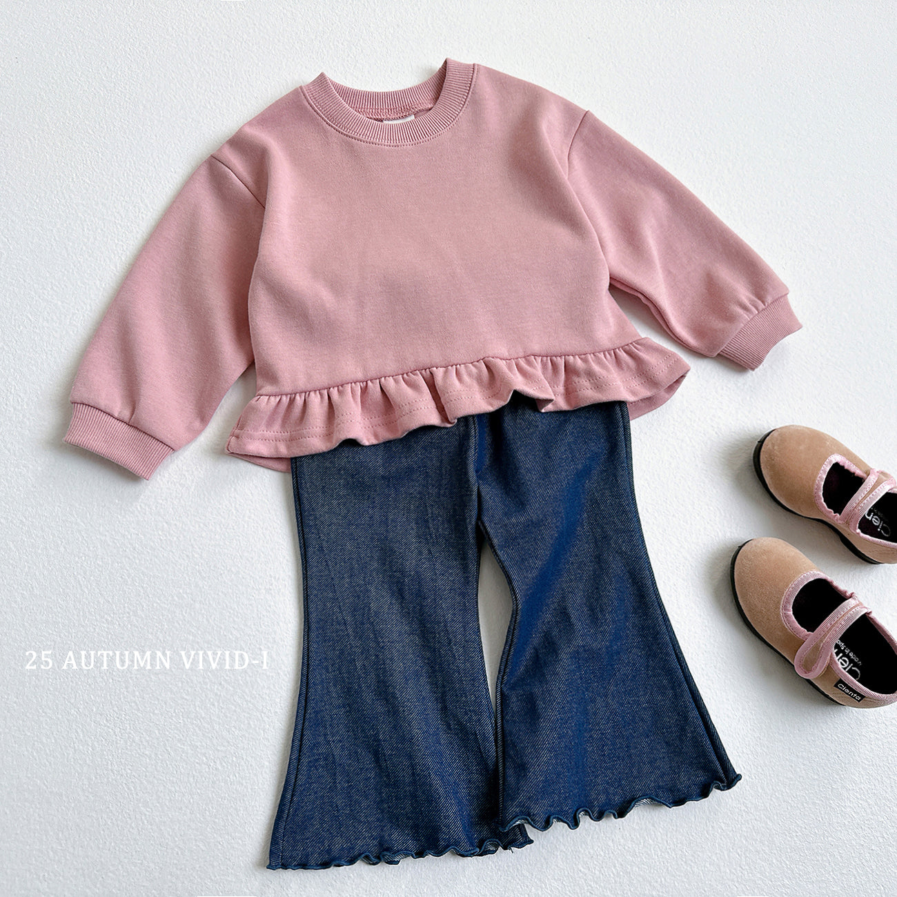Diagonal Stretch Flared Pants